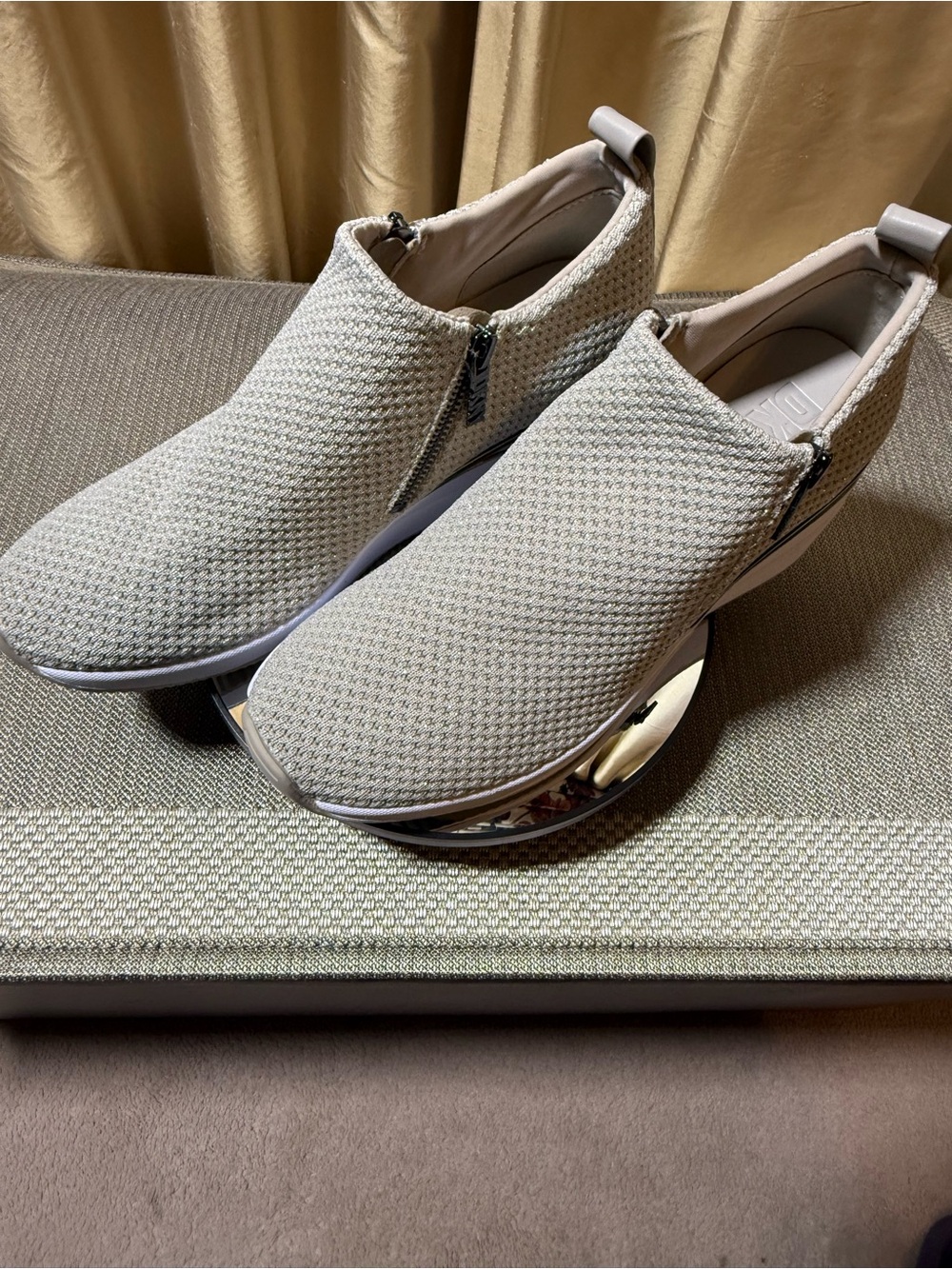 DKNY Wedge Tennis Shoes Size 10 - Picture 5 of 10
